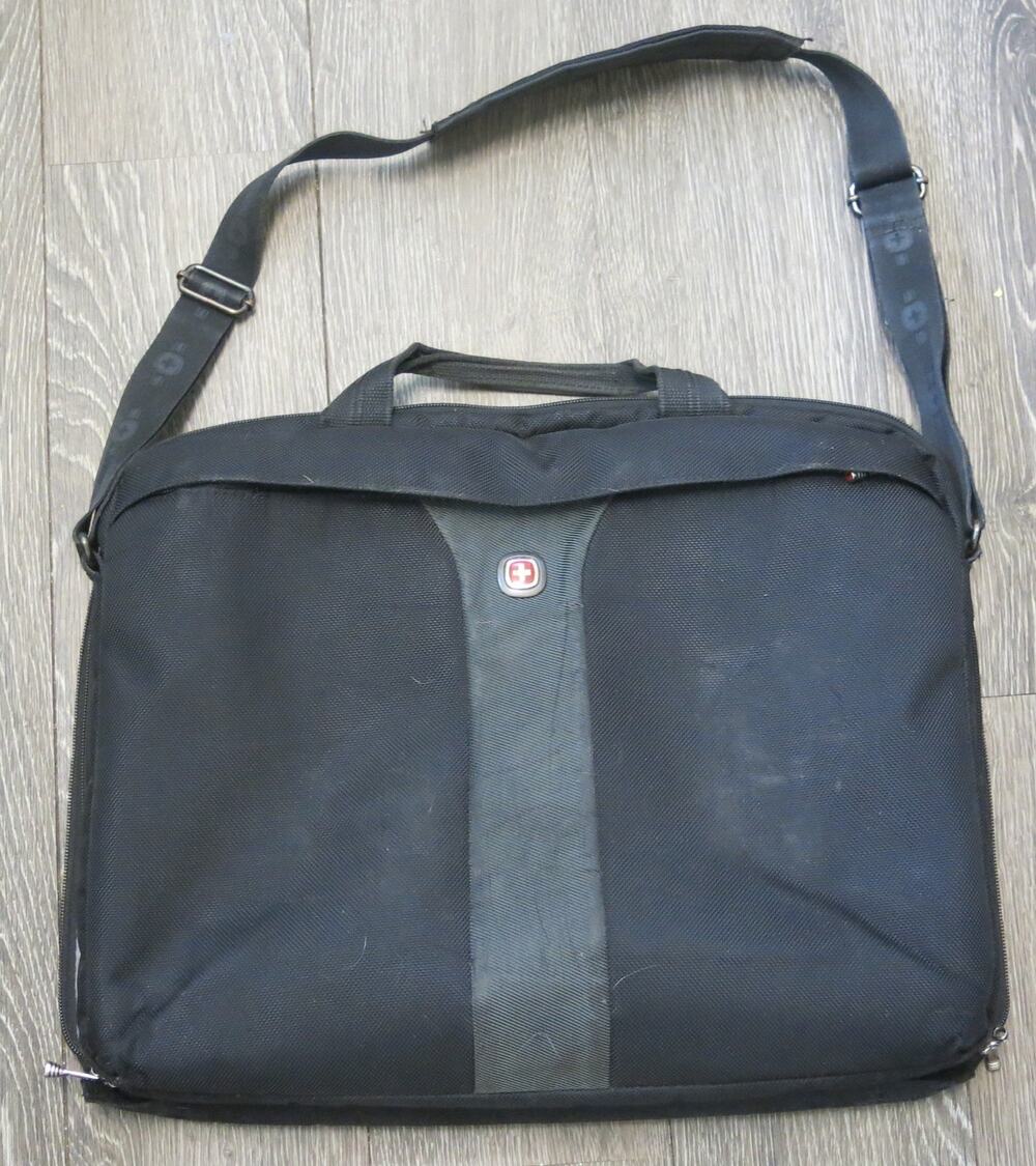 WENGER SWISS Laptop Messenger Briefcase Bag Pockets Straps Black School Travel